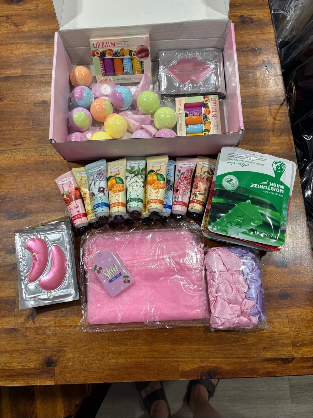 NEW 12 piece spa skin care set